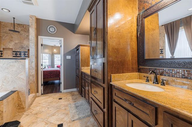 2058 Sally Gail Lane, Sealy, TX 77474