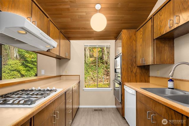 17304 143rd Place NE, Woodinville, WA 98072