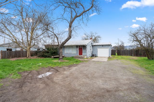 59 Lozier Lane, Medford, OR 97501