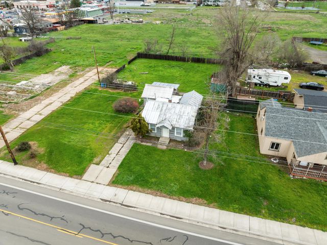 59 Lozier Lane, Medford, OR 97501