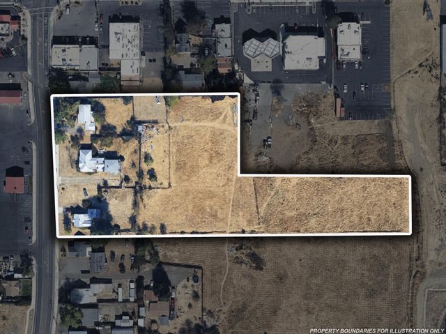 59 Lozier Lane, Medford, OR 97501