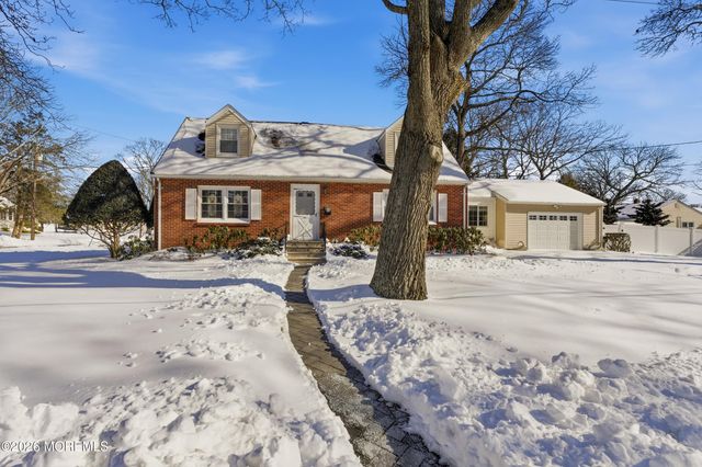 274 Michael Avenue, Oakhurst, NJ 07755