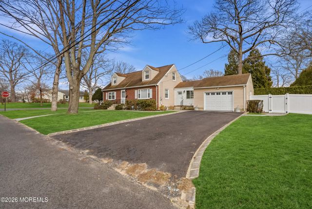 274 Michael Avenue, Oakhurst, NJ 07755