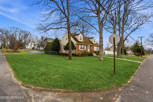 274 Michael Avenue, Oakhurst, NJ 07755