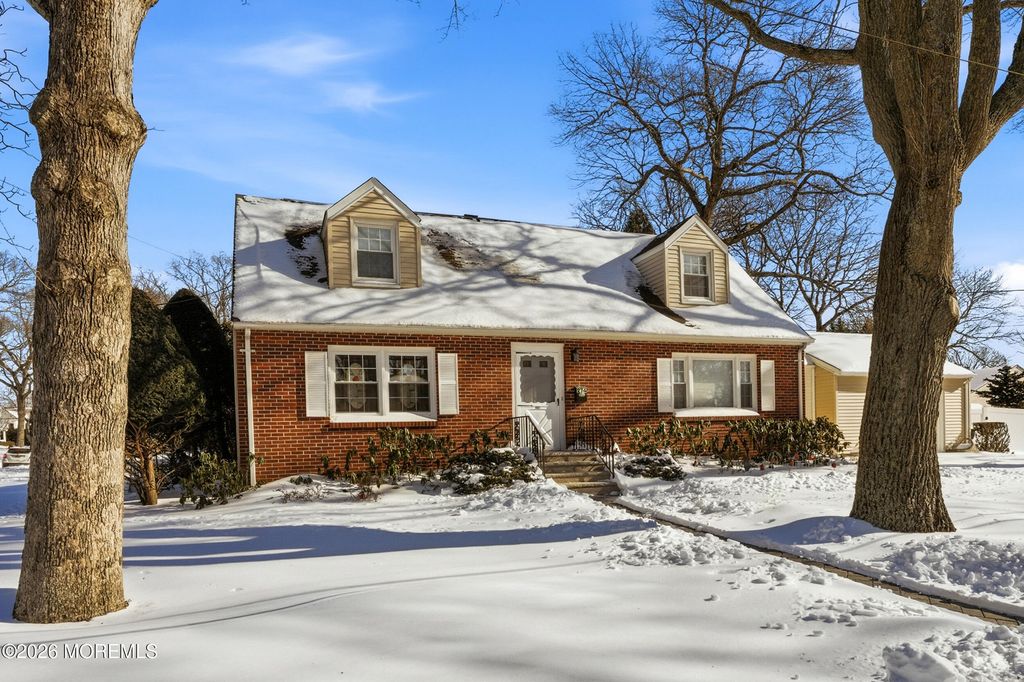 274 Michael Avenue, Oakhurst, NJ 07755