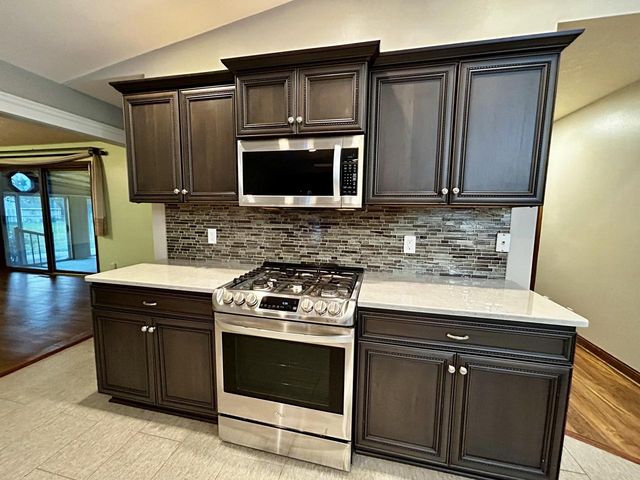 7850 Scenic View DRIVE, Waterford, WI 53185