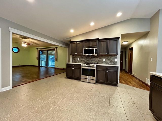 7850 Scenic View DRIVE, Waterford, WI 53185