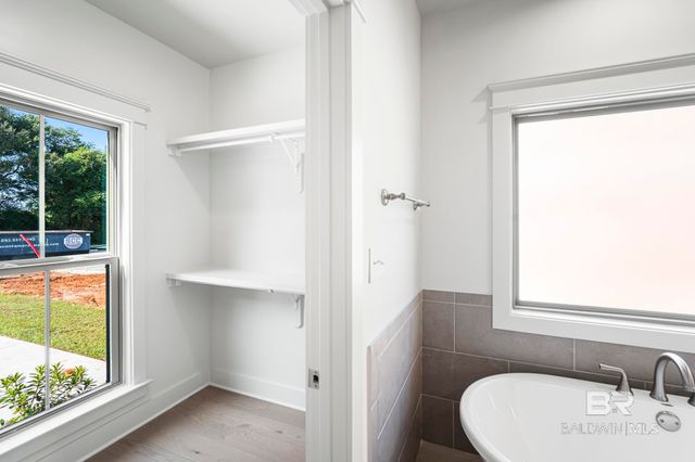 9291 Parker Lane, Daphne, AL 36526