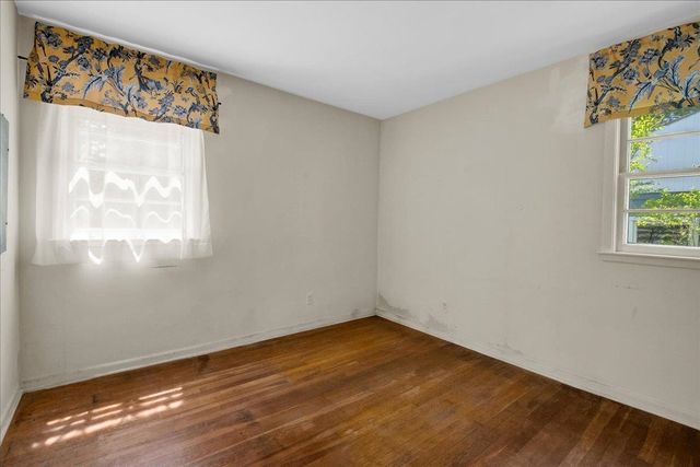 27 Brierwood Lane, Burlington, VT 05408
