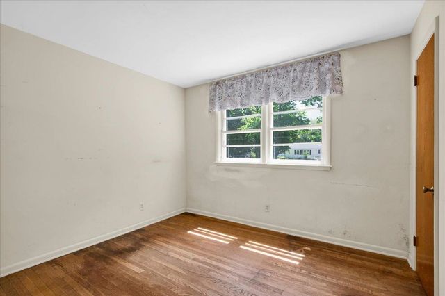27 Brierwood Lane, Burlington, VT 05408