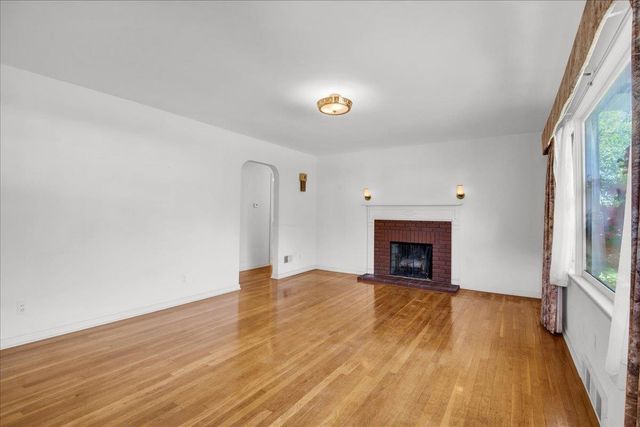 27 Brierwood Lane, Burlington, VT 05408