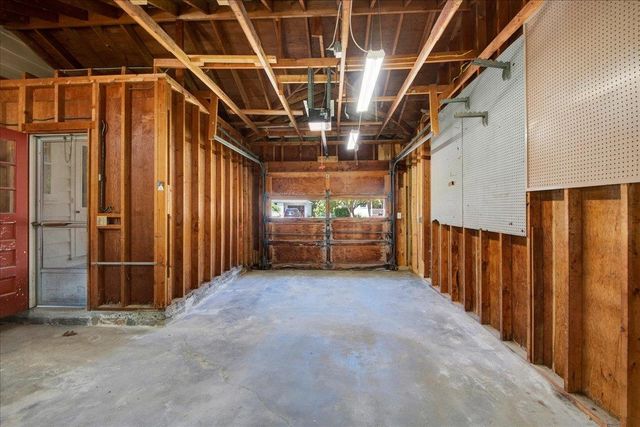 27 Brierwood Lane, Burlington, VT 05408