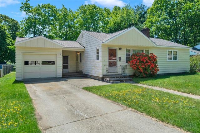 27 Brierwood Lane, Burlington, VT 05408