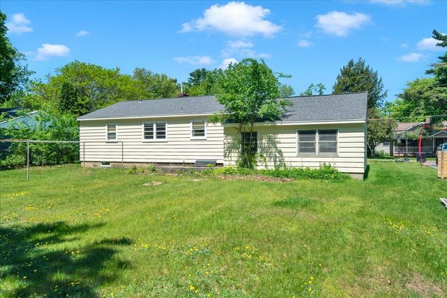 27 Brierwood Lane, Burlington, VT 05408