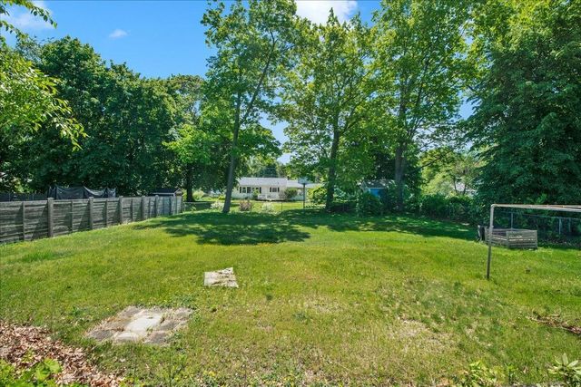 27 Brierwood Lane, Burlington, VT 05408