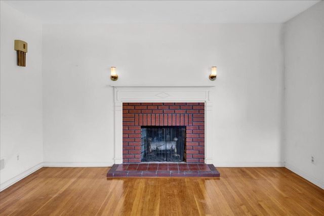 27 Brierwood Lane, Burlington, VT 05408