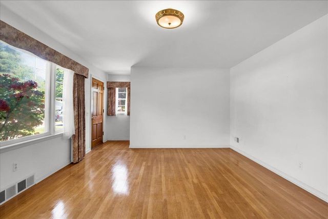 27 Brierwood Lane, Burlington, VT 05408