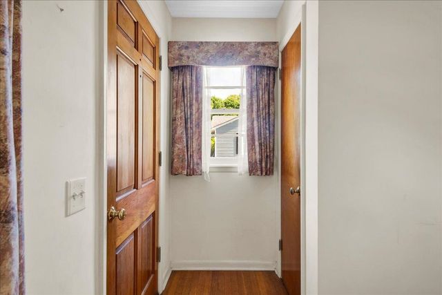 27 Brierwood Lane, Burlington, VT 05408