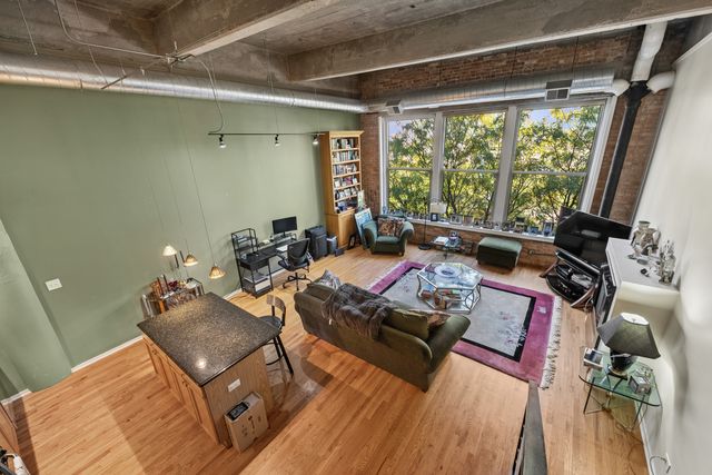 2000 S Michigan Avenue 304, Chicago, IL 60616