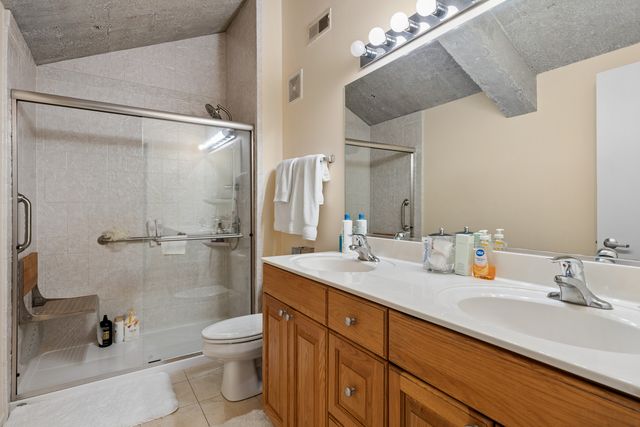 2000 S Michigan Avenue 304, Chicago, IL 60616