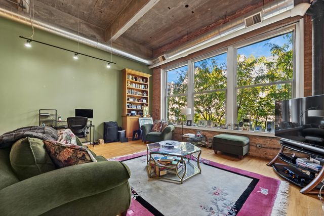 2000 S Michigan Avenue 304, Chicago, IL 60616