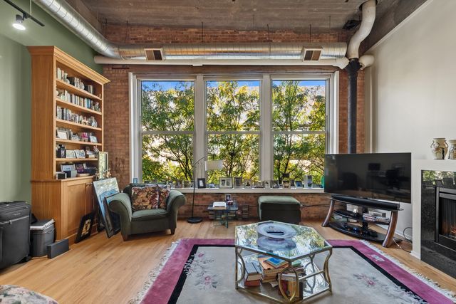 2000 S Michigan Avenue 304, Chicago, IL 60616