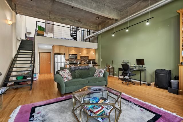 2000 S Michigan Avenue 304, Chicago, IL 60616