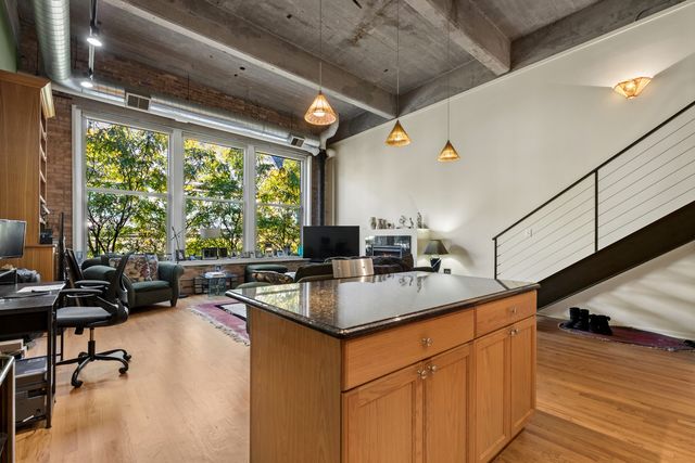 2000 S Michigan Avenue 304, Chicago, IL 60616