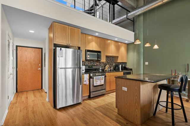 2000 S Michigan Avenue 304, Chicago, IL 60616
