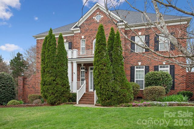 9018 Kensington Forest Drive, Harrisburg, NC 28075