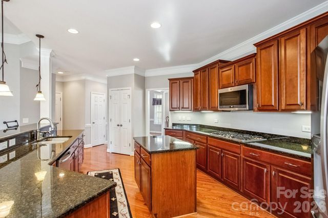 9018 Kensington Forest Drive, Harrisburg, NC 28075