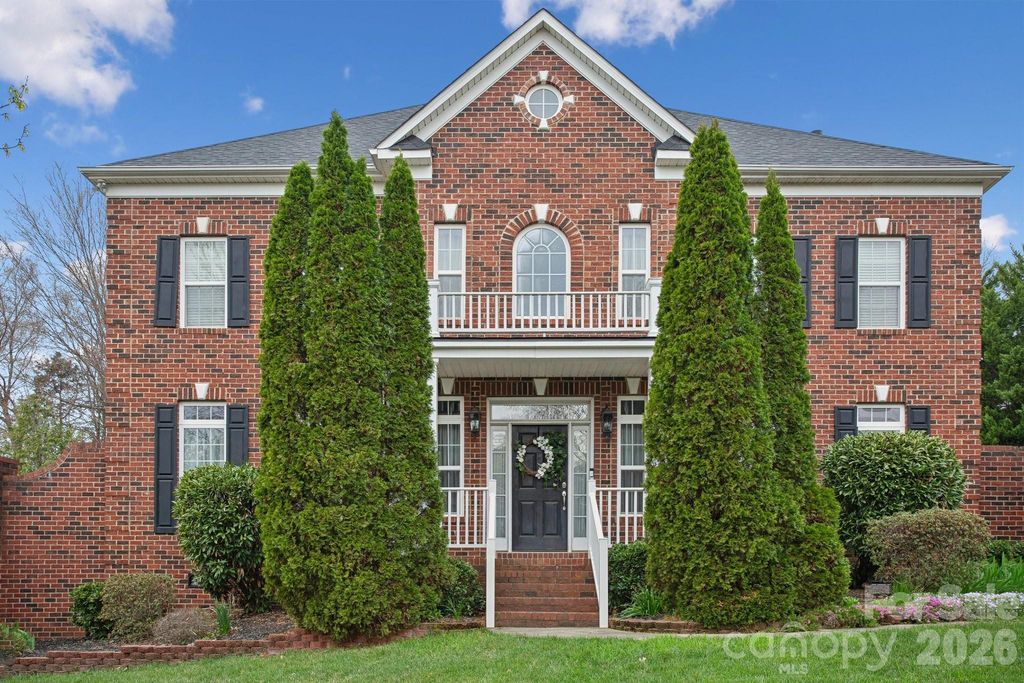 9018 Kensington Forest Drive, Harrisburg, NC 28075