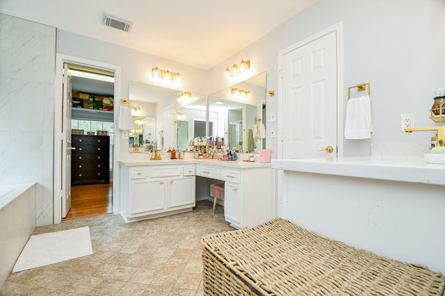 3151 Mossy Elm Court, Houston, TX 77059