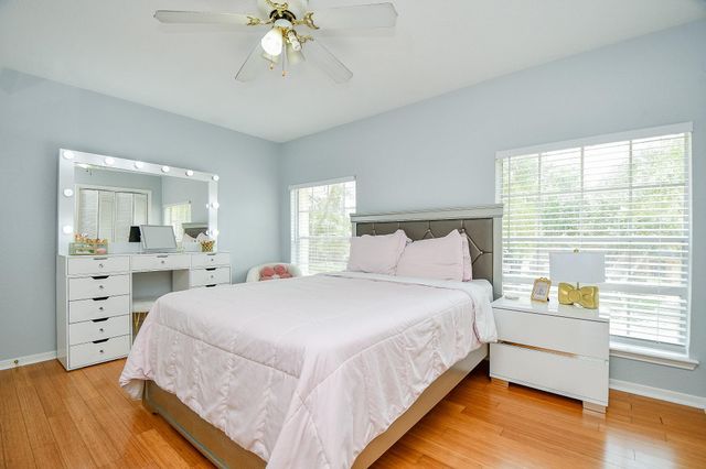 3151 Mossy Elm Court, Houston, TX 77059