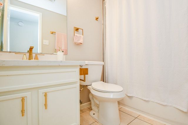 3151 Mossy Elm Court, Houston, TX 77059