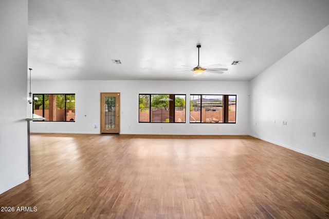 512 E JORDON Lane, Phoenix, AZ 85086