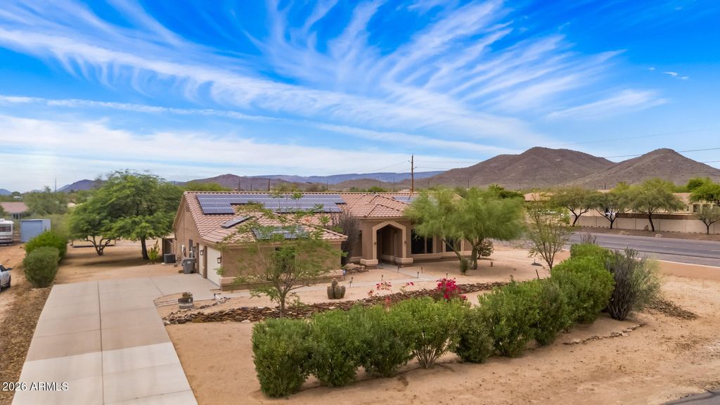 512 E JORDON Lane, Phoenix, AZ 85086 — photo 2
