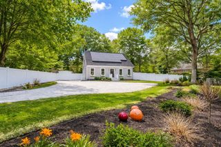 92 Rainbow Avenue, East Falmouth, MA 02536