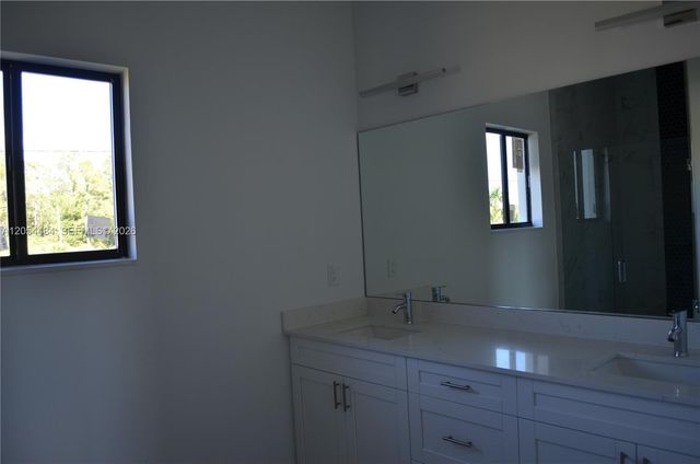 1728 Kismet Parkway W, Cape Coral, FL 33993