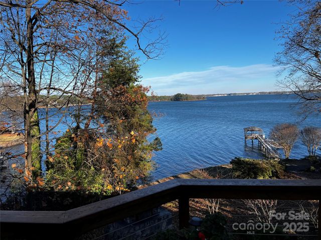 16318 Belle Isle Drive, Cornelius, NC 28031