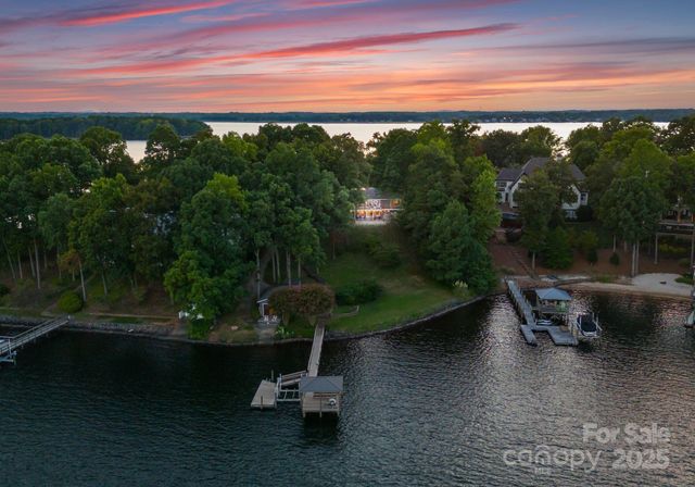 16318 Belle Isle Drive, Cornelius, NC 28031