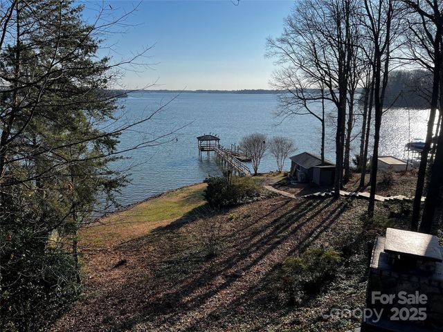 16318 Belle Isle Drive, Cornelius, NC 28031