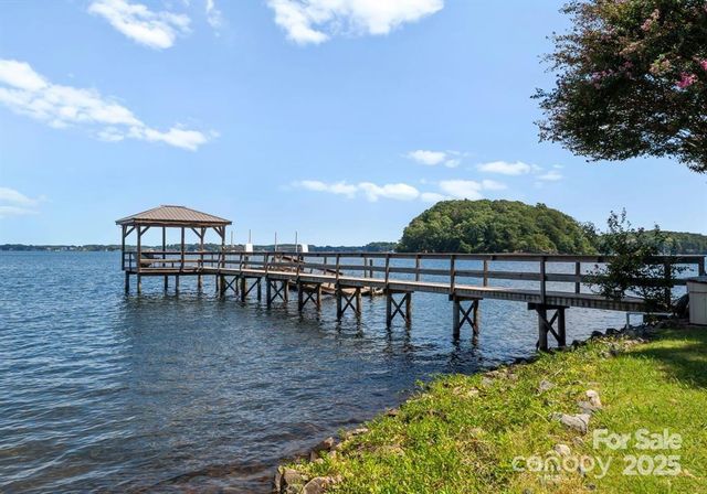 16318 Belle Isle Drive, Cornelius, NC 28031