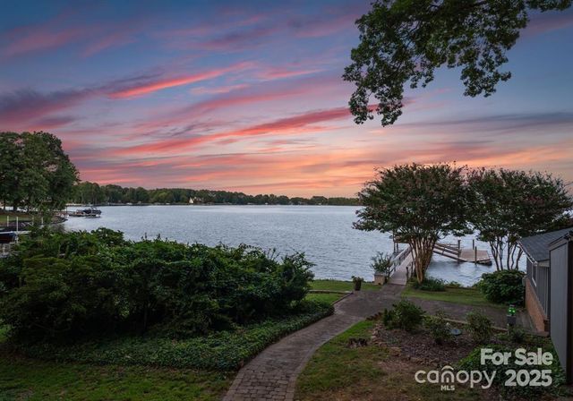 16318 Belle Isle Drive, Cornelius, NC 28031