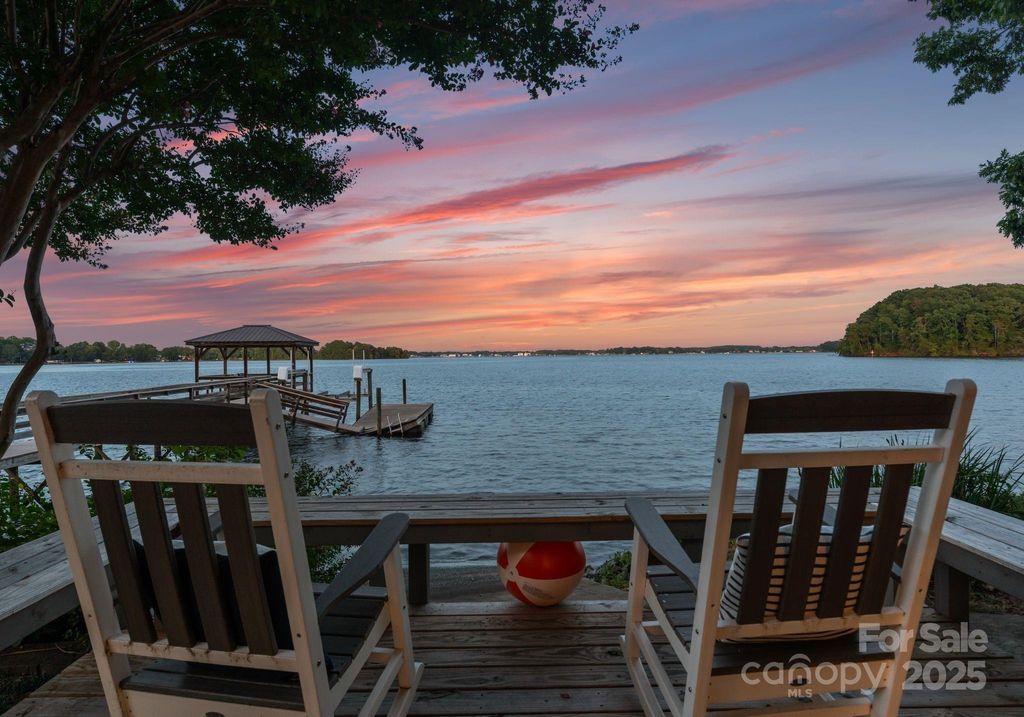 16318 Belle Isle Drive, Cornelius, NC 28031