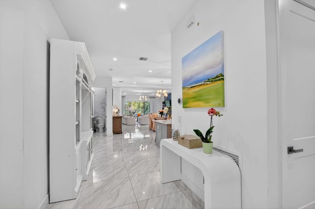 3089 Bellflower Circle, West Palm Beach, FL 33401