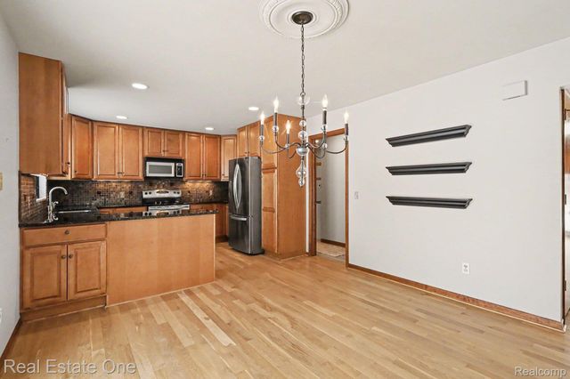 6226 Pinewood Drive, Independence Charter Township, MI 48346