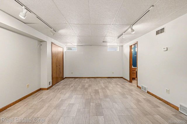 6226 Pinewood Drive, Independence Charter Township, MI 48346