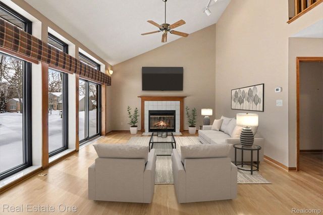 6226 Pinewood Drive, Independence Charter Township, MI 48346