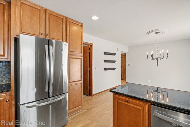 6226 Pinewood Drive, Independence Charter Township, MI 48346